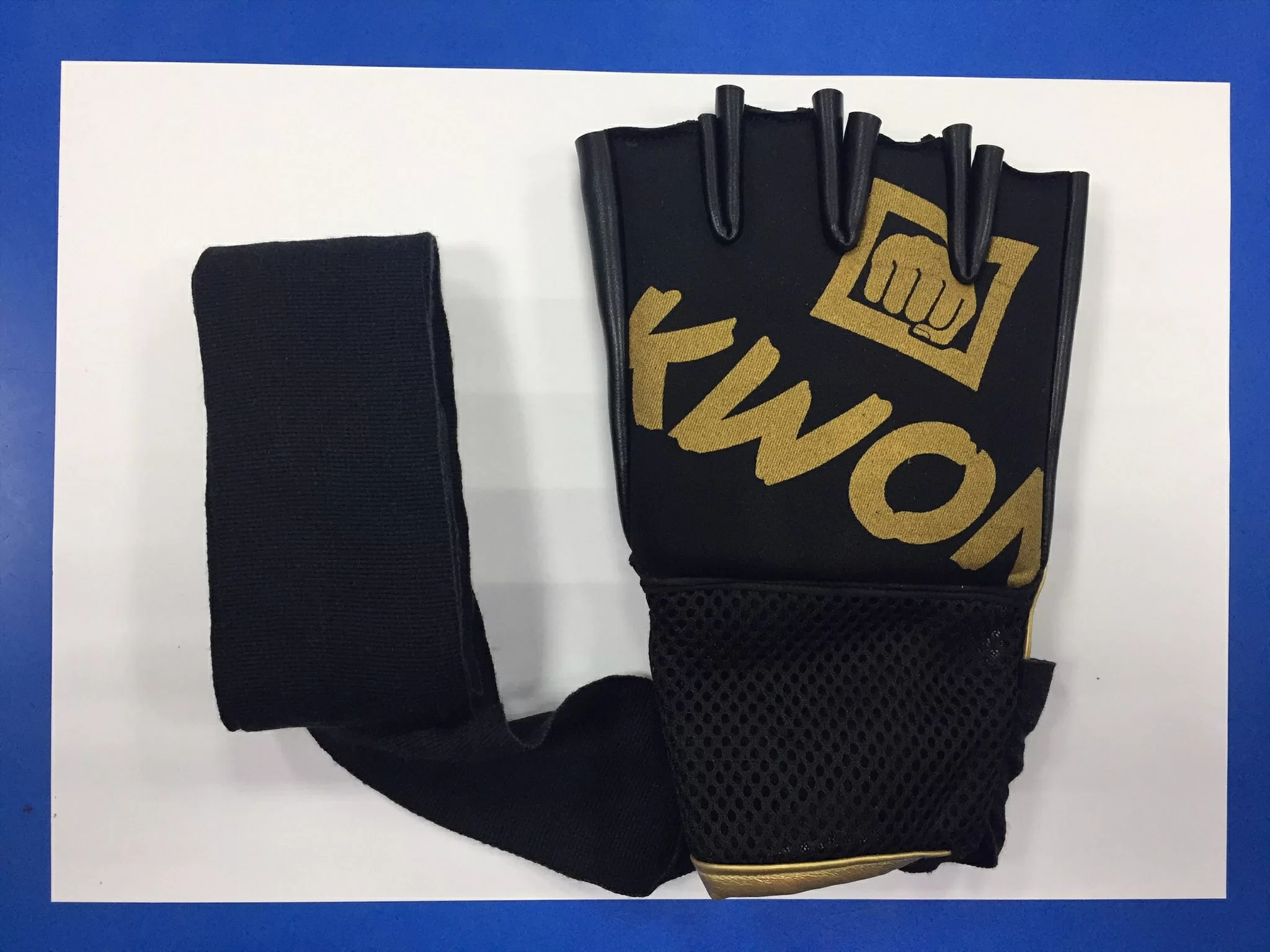  Перчатки Kwon Gloves Gel Wrap с бинтом 2 м черные по низким ценам в Томске и Северске