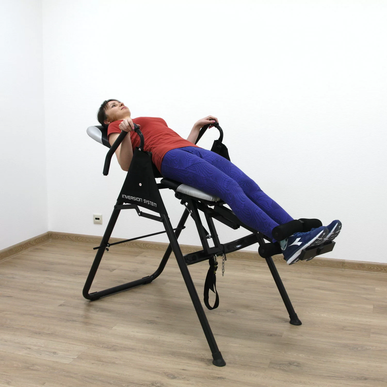  Инверсионный стол с сиденьем DFC SJ7200A складной по низким ценам в Томске и Северске