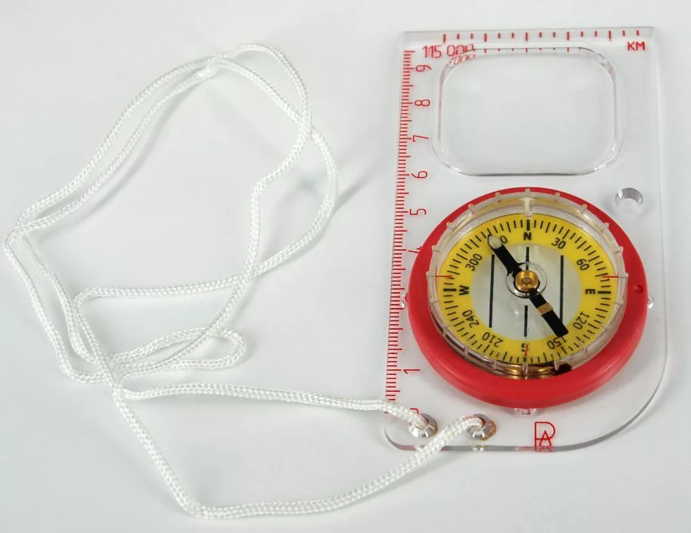  Компас С-376 жидкостный 1М-06 (с линейкой) по низким ценам в Томске и Северске